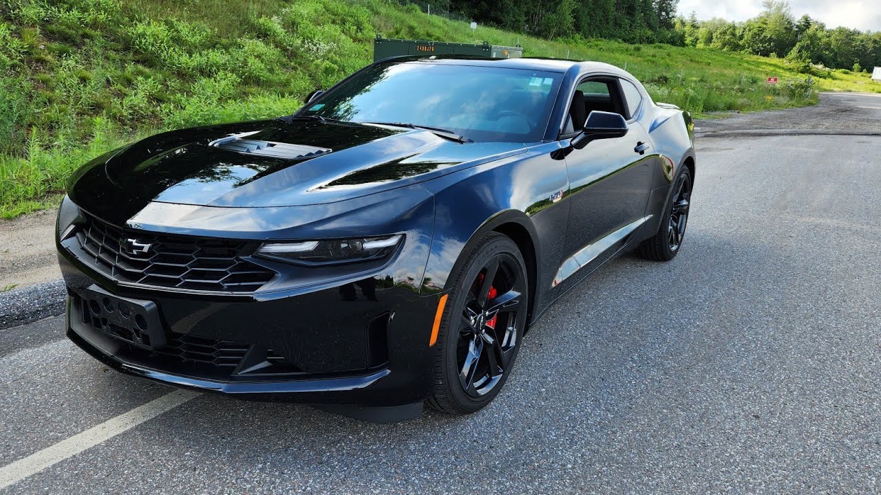 Тест-драйв/обзор Chevrolet Camaro LT1 2022 года с автоматической коробкой передач и активной выхл...
