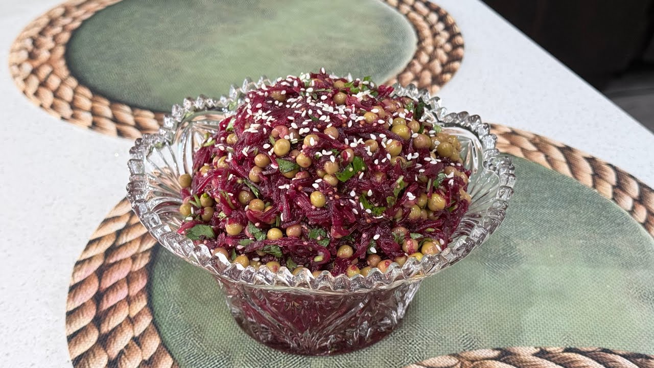 Быстрый и полезный салат из свеклы и горошка 🫜 Quick and healthy beetroot and pea salad