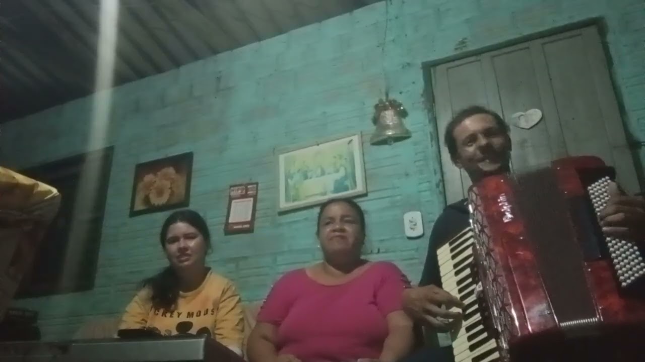 Tiago e Valda e Giovana - Cama de casal 
