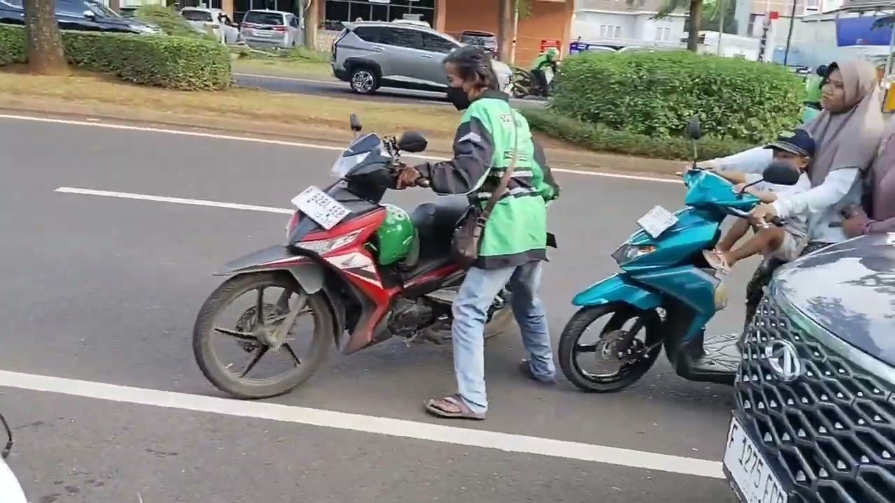 BERMAIN DI TAMAN episode 05