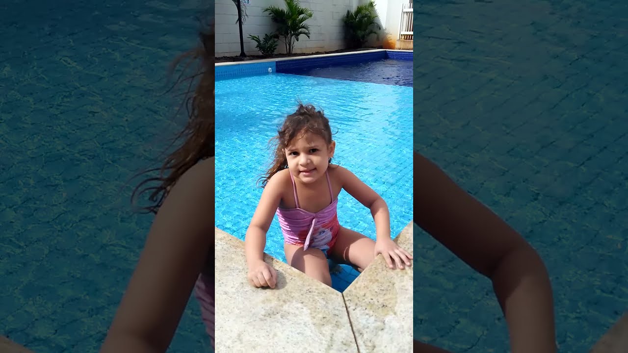 Sábado na piscina.