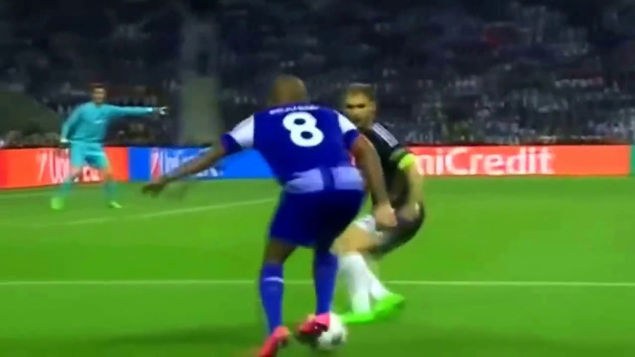 yacine brahimi skill