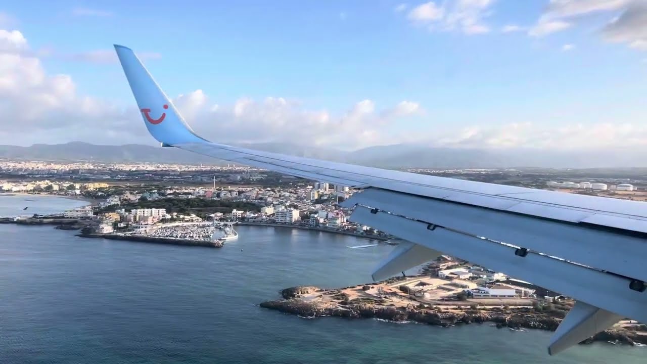 TUIFly Boeing 737-800 Landing Palma de Mallorca