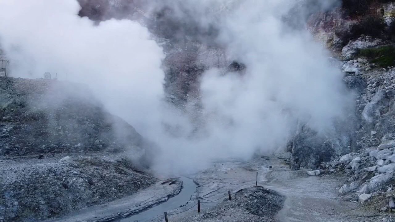 Drone Solfatara, Campi Flegrei fumarole Pisciarelli, Napoli Naples