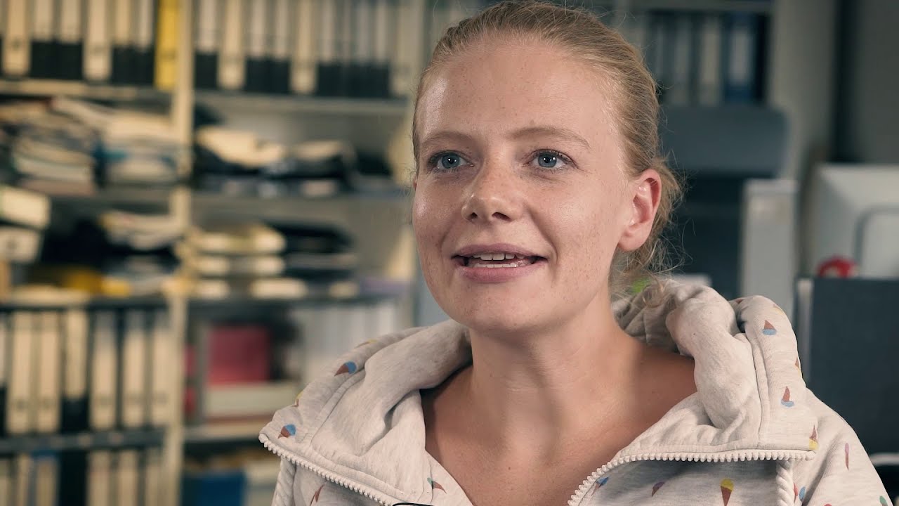 Luisa erzählt wie die EiS-App eingesetzt werden kann.