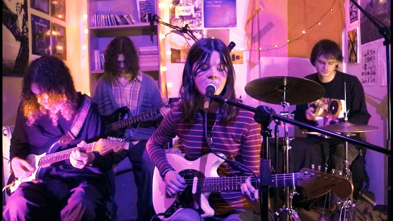 Kate B'mand - Live in Room 2 (episode 8)