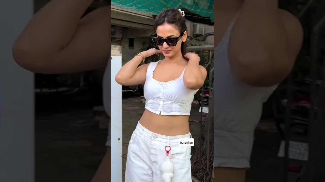 Emran Hashmi Snapped with Sonal Chauhan K K song #kk #emraanhashmi #sonalchauhan #ytshorts #viral