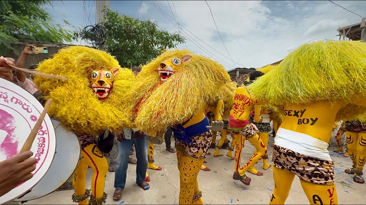 Mallial Pedhapullu | PEDDA PULI Dance 2025 | Biggest Peddapullu Event | Tiger Dance in Huge Crowd