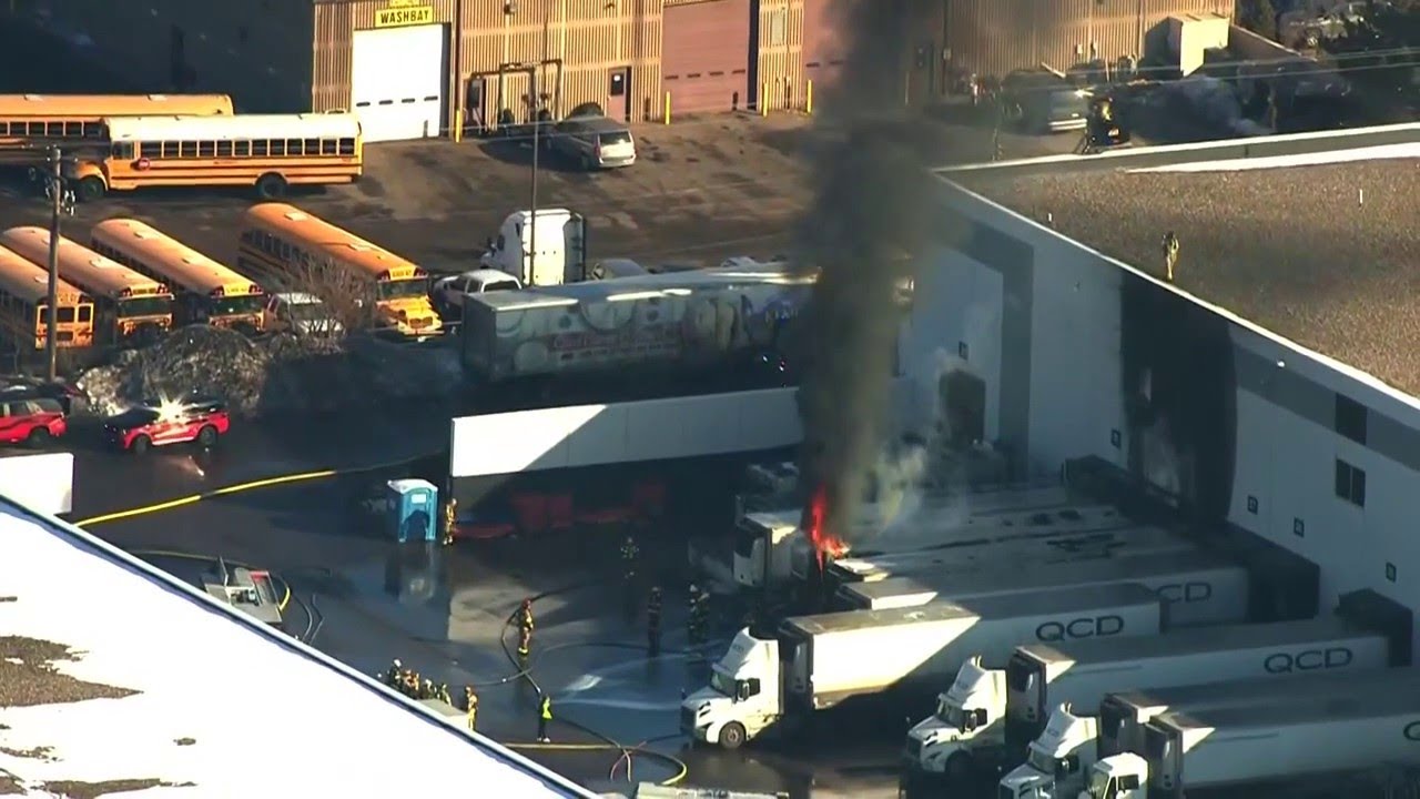 Roseville recycling center fire [Raw aerial footage]