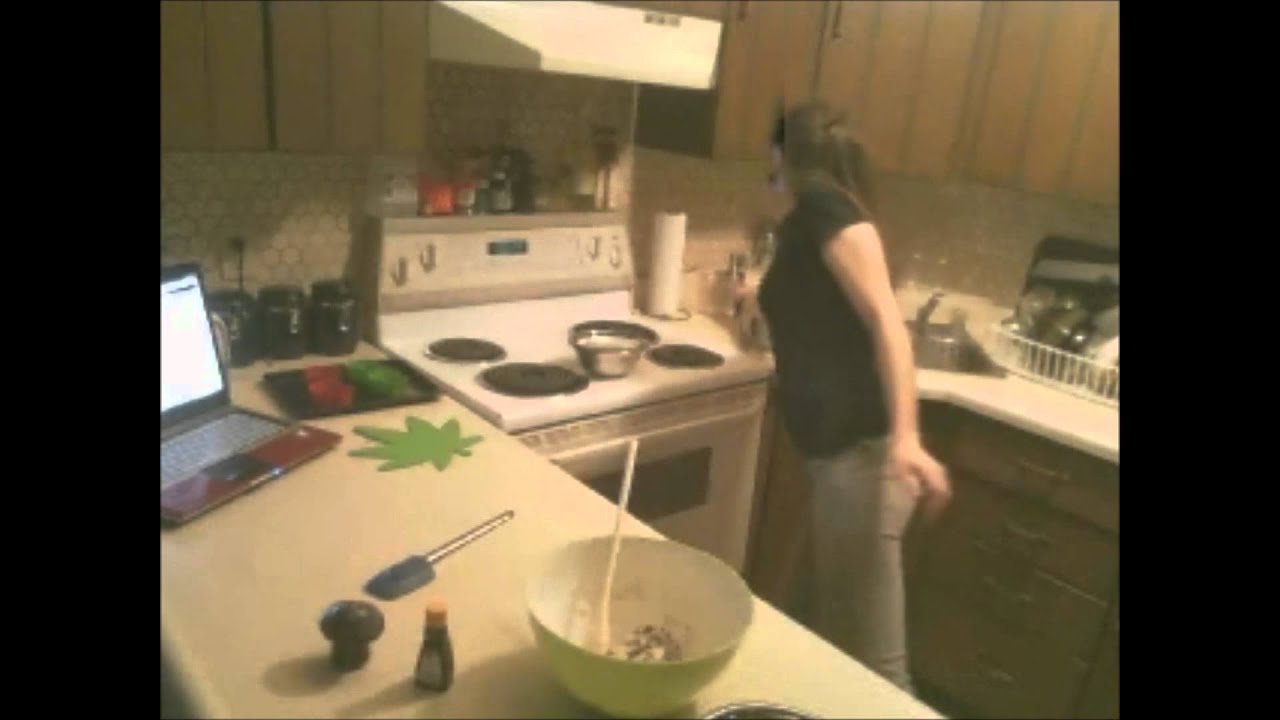 Wake N Bake with Stefvalyn Episode 1 - Crannabis Muffins