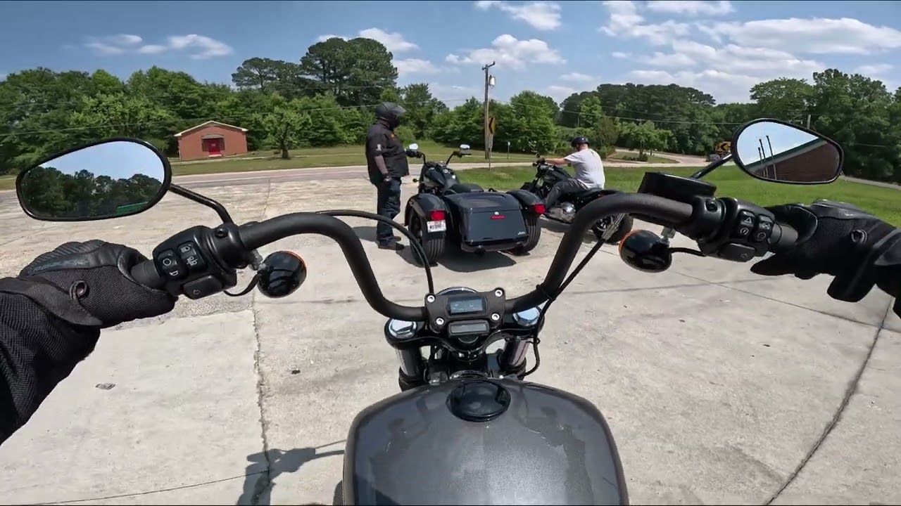 Sport Bike Rider Tries a Harley Davidson Street Bob 114 (Moto Vlog #6) - 2022 HD Street Bob Review