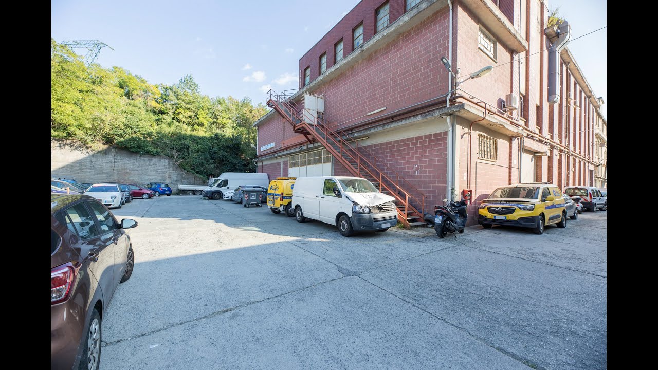 Grande capannone in vendita