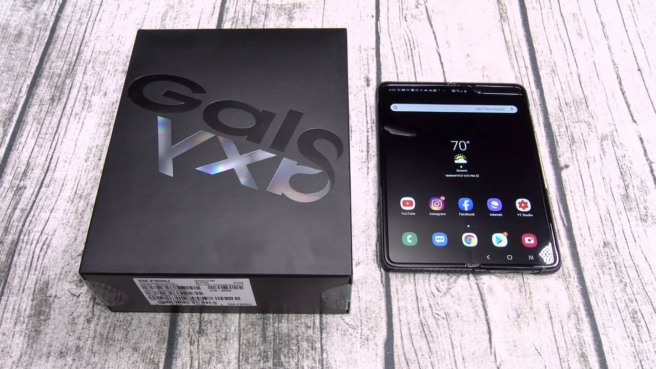 Samsung Galaxy Fold &mdash; распаковка и первые впечатления