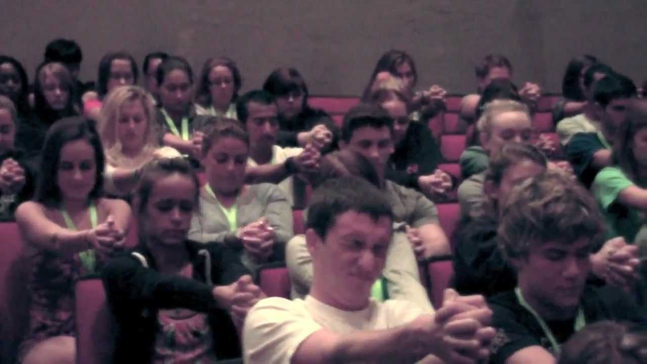Hand Clasp Hypnosis Suggestibility Test | Hypnotist Show