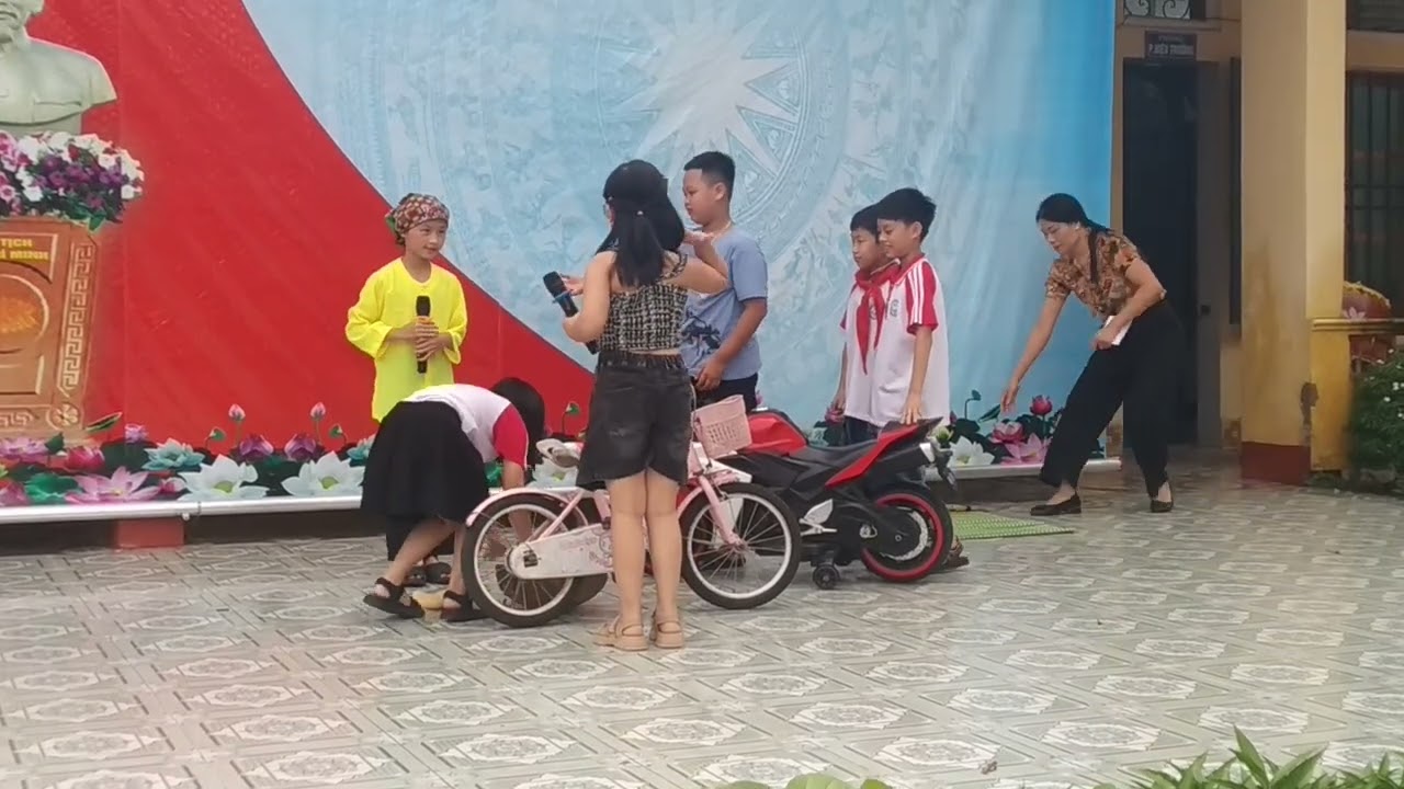 Sinh hoạt dưới cờ Tuần 3 chủ đề An toàn giao thông