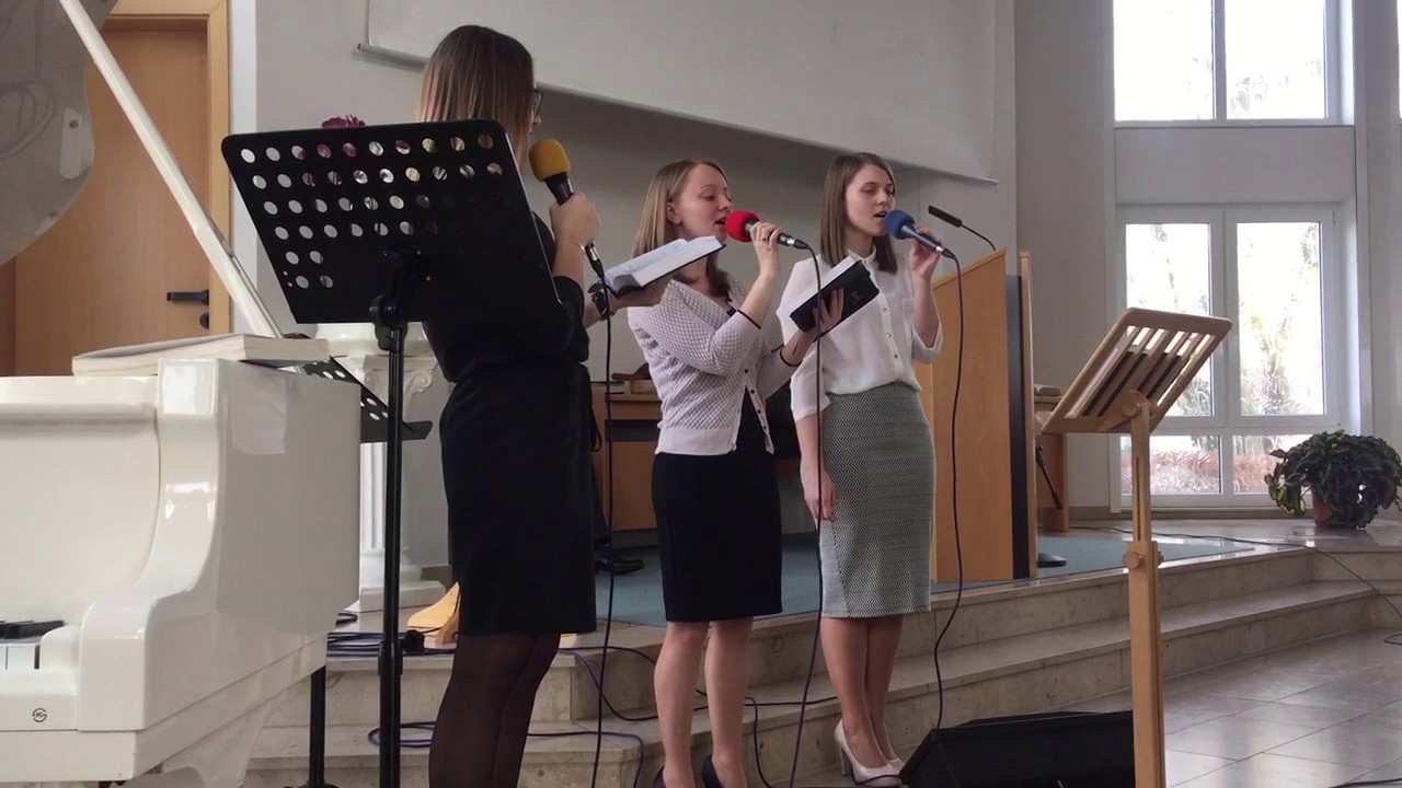 Näher stets Näher || Liora