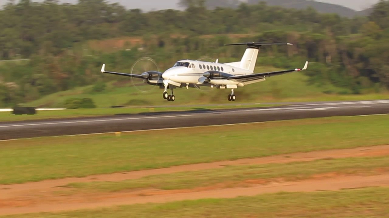 Pouso King Air B350 Com Fonia Jundiai-sp