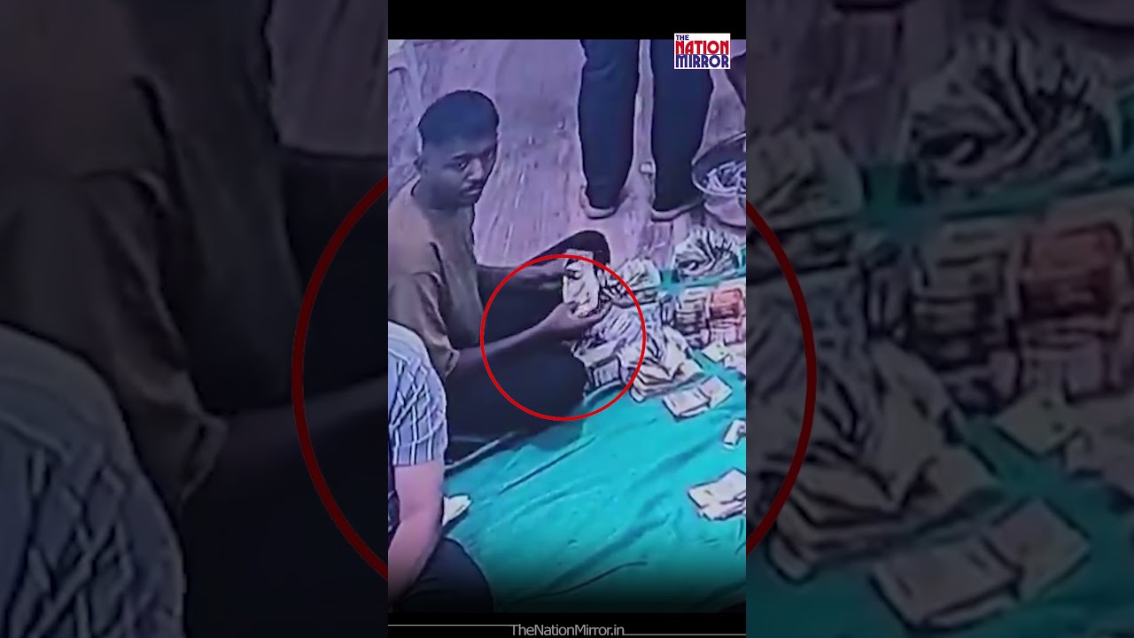 Caught on Camera: Temple Staff Hides Donation Cash at Ambaji Temple