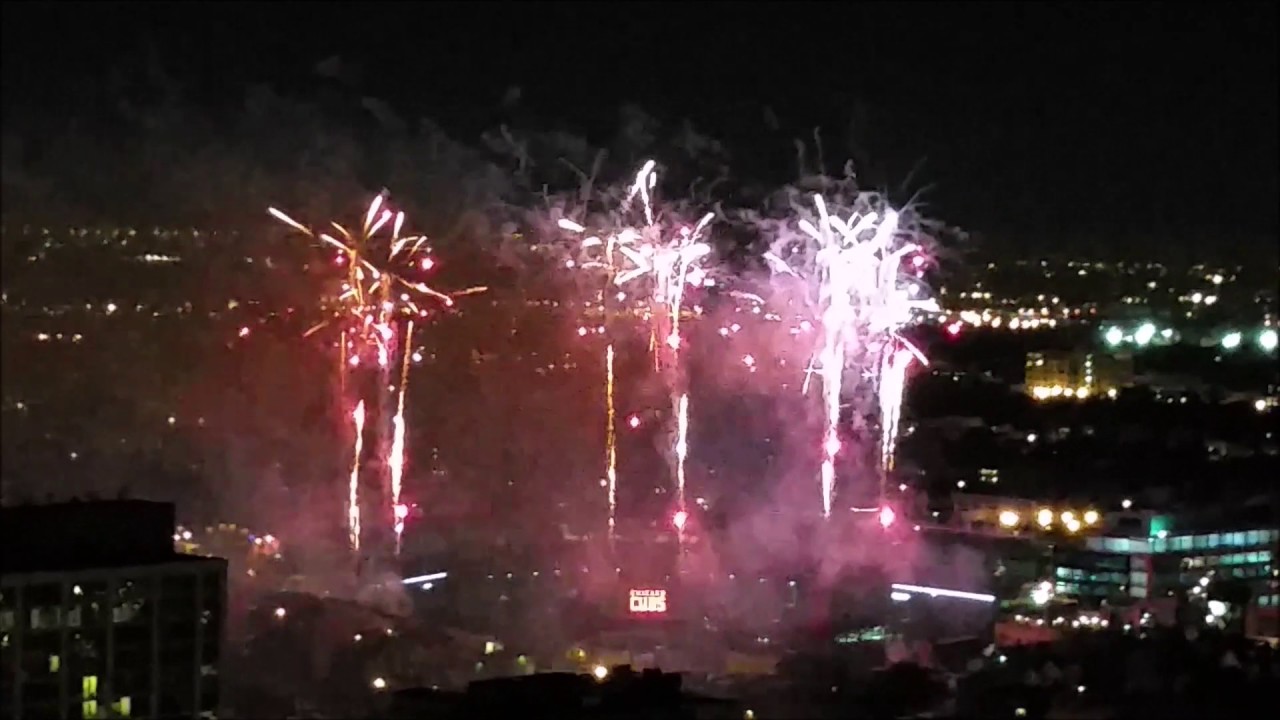CHICAGO CUBS 11/4/16 FIREWORKS at WRIGLEY FIELD - WORLD SERIES CELEBRATION