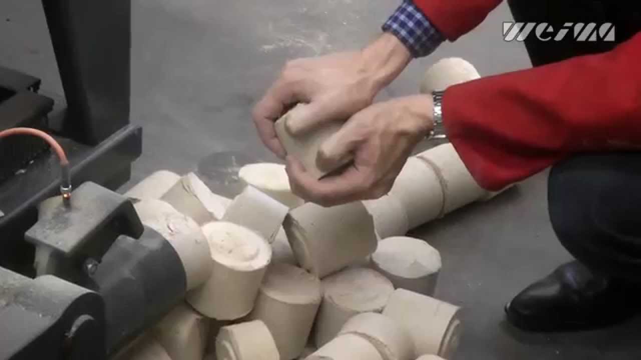 WEIMA Brikettierpresse HD 820 brikettiert Holz-Staub / wood dust briquetting