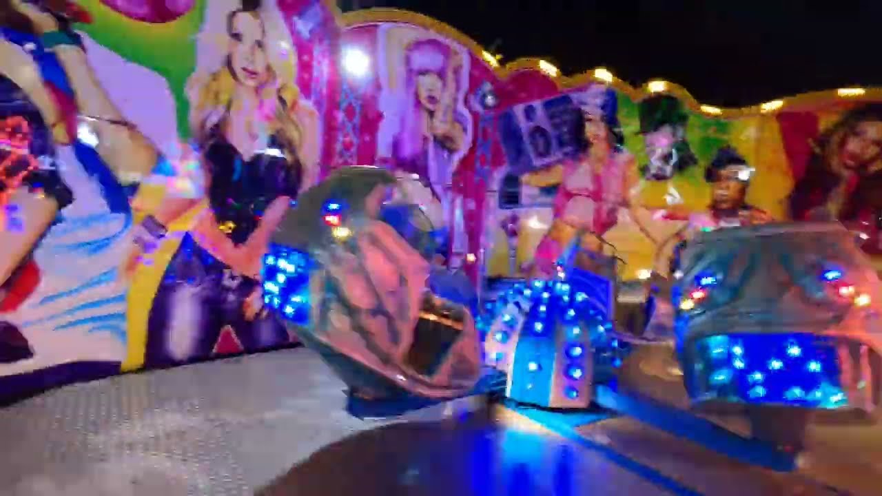 Karuzela Break Dance (Lunapark Josef Pech) On ride 1 - Rewal - Lipiec 2023