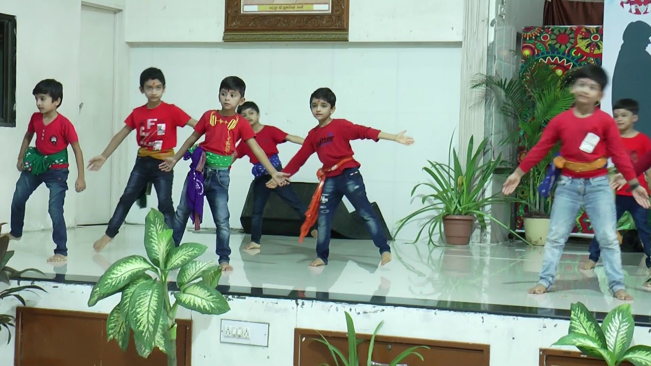 papa mere papa dance by shri swaminarayan mission school students