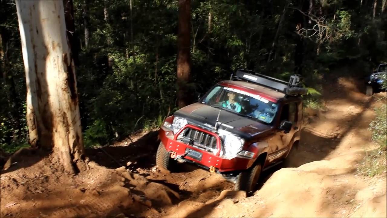 Jeep Cherokee / Liberty KK 4WDing at Glass House Mountains