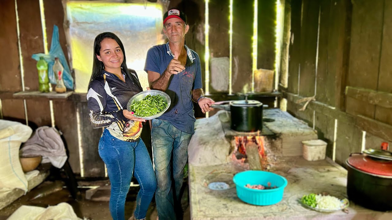 Fomos para o Sítio e Fizemos Chambari no Fogão a Lenha.