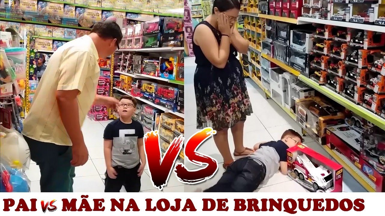 TIPO DE PAI E MÃE NA LOJA  DE BRINQUEDO  01 COM SEU FILHO