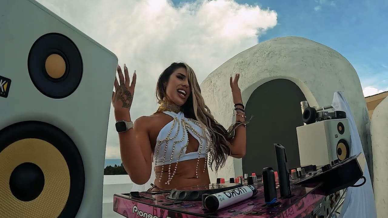 ANGEL IN GREECE - CAMILA GIL DJ