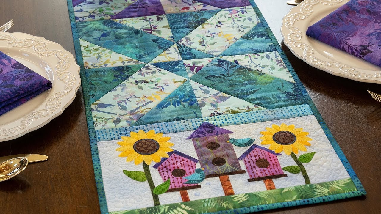 Easy Pieced Table Runner Series - August | a Shabby Fabrics Tutorial