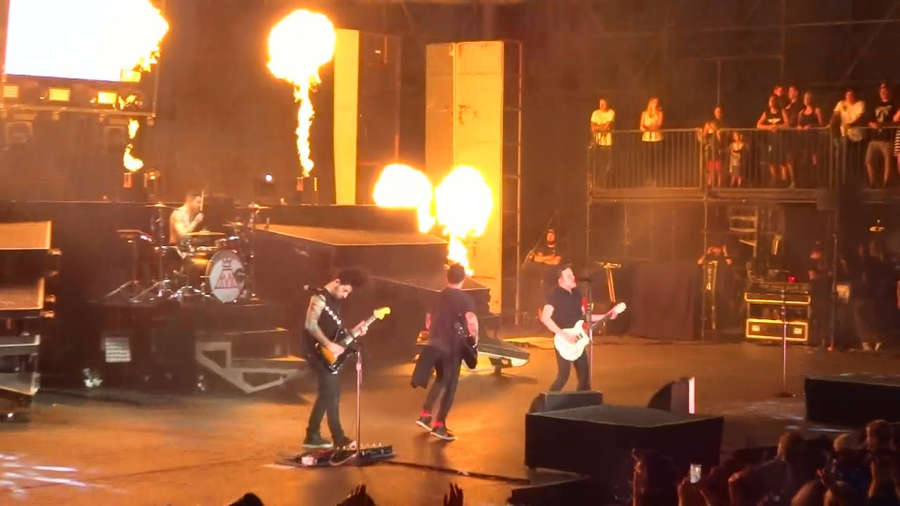 Fall Out Boy - "The Phoenix" (Live in Irvine 8-16-14)