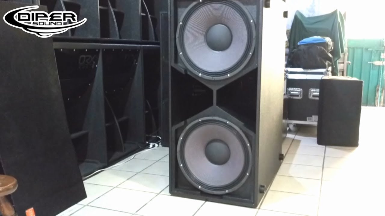 Eighteen Sound 18TLW3000 en su bafle con medidas originales