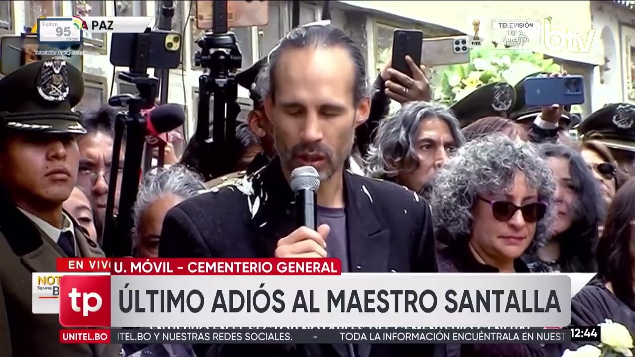 ​En medio de lágrimas, aplausos y rosas, David Santalla fue enterrado en La Paz
