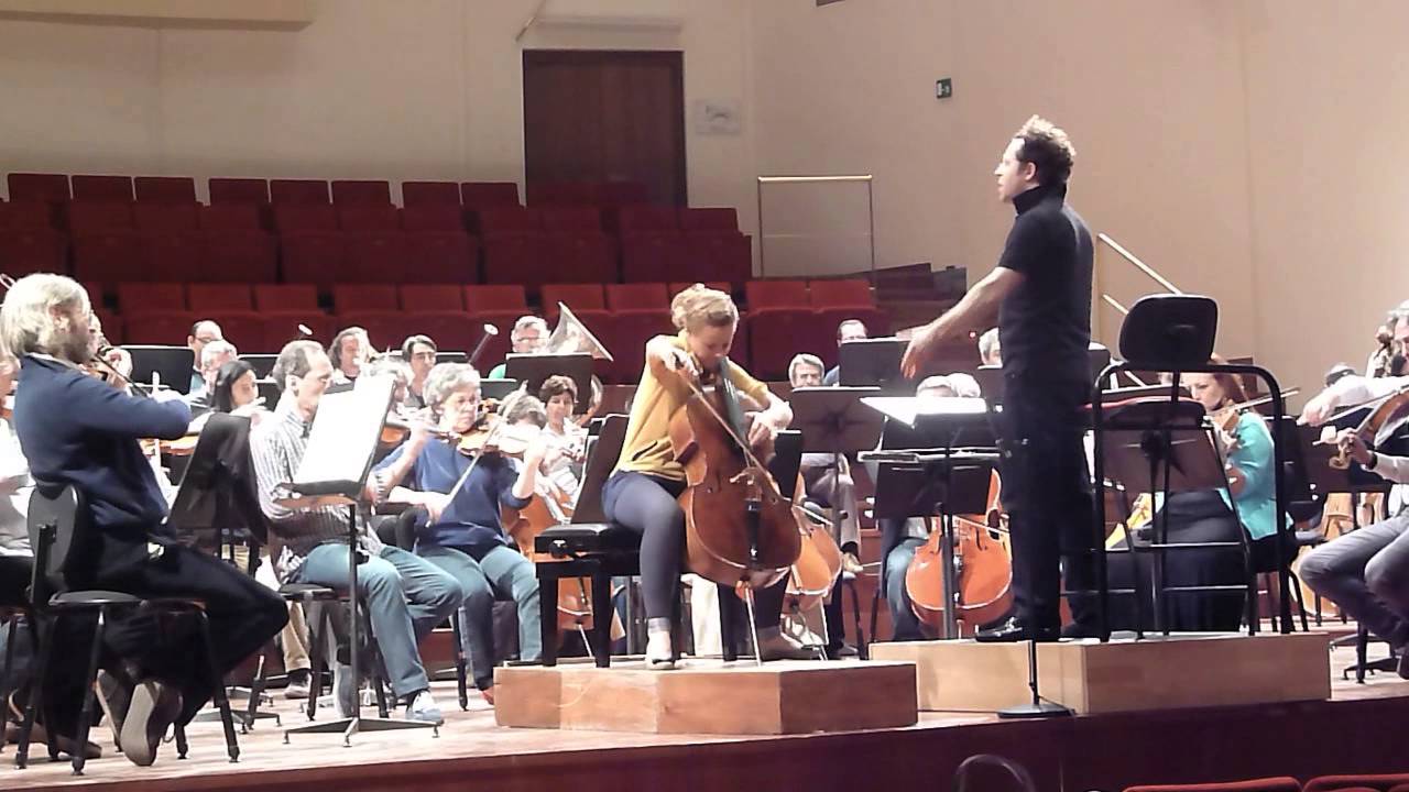Axelrod e l'Orchestra Rai festeggiano con Sol Gabetta