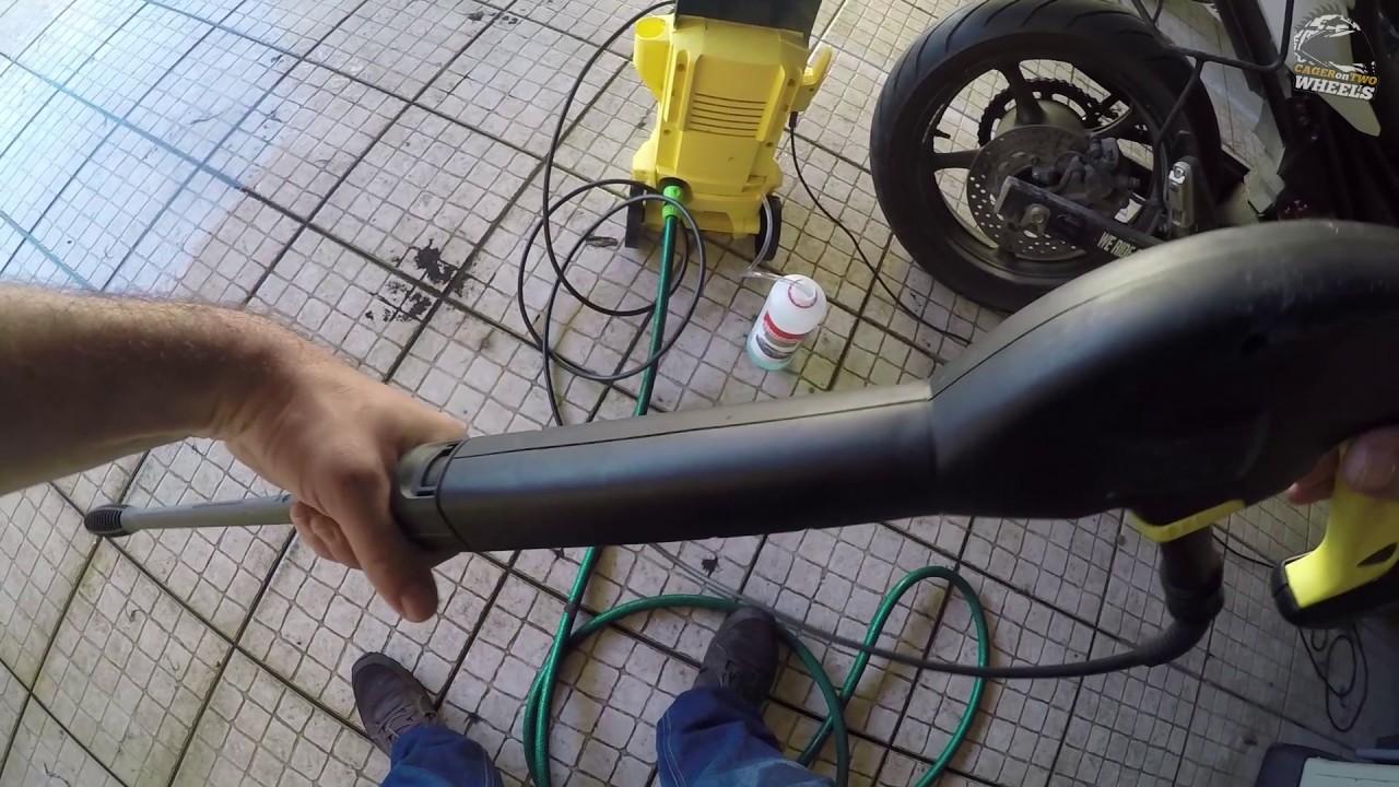 How to use the Kärcher pressure washer detergent sucker
