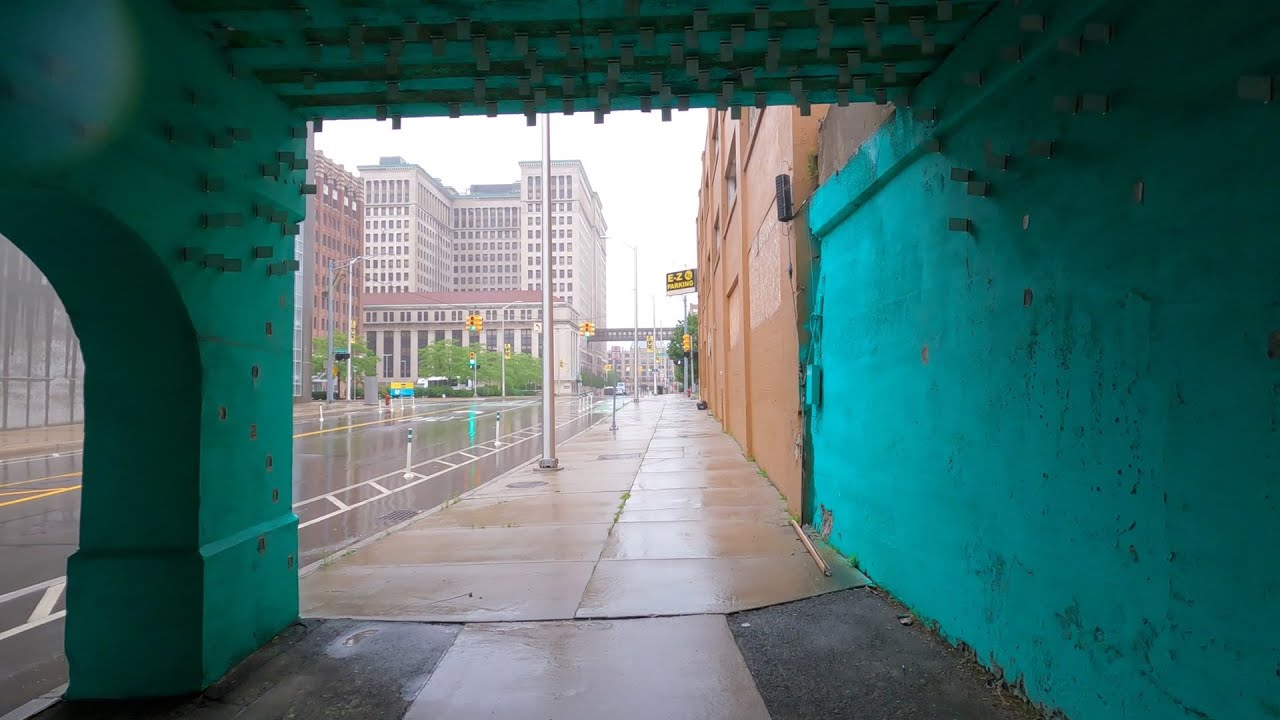 Detroit Walking. Cass Corridor from Midtown to New Center Area in the Rain