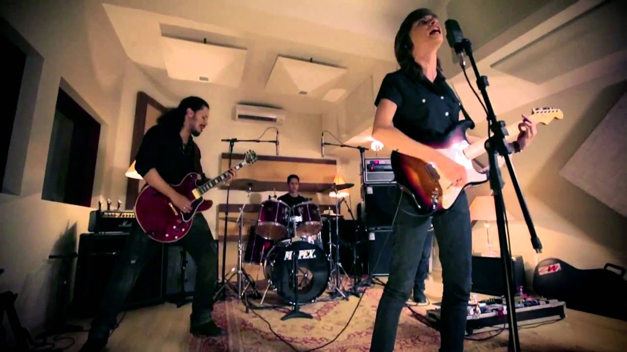 ADRIAH  ::  DOM :: CLIPE OFICIAL HD