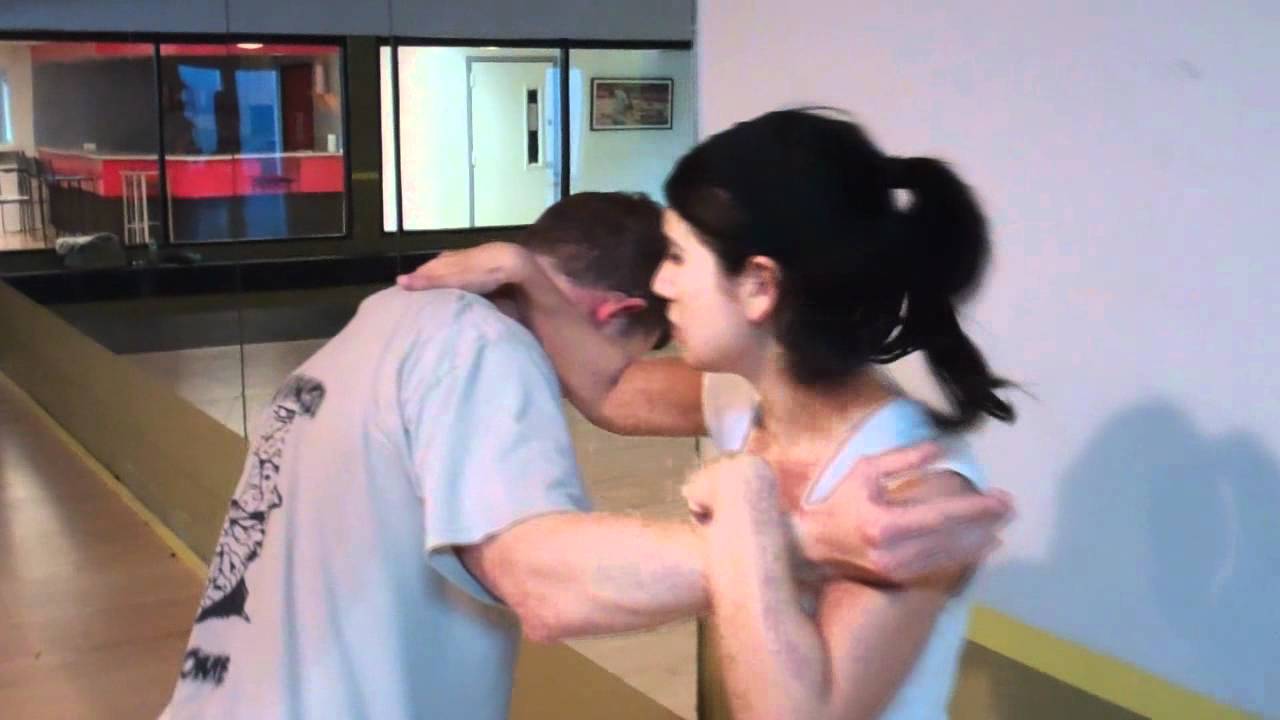 I AM ELITE KRAV MAGA  - Wall choke