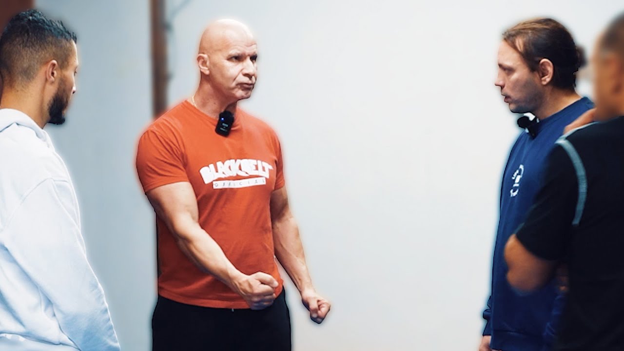 L'endurcissement en Muay Tha&iuml; et Penchak Silat selon Franck Ropers et Jean-Charles Skarbowsky