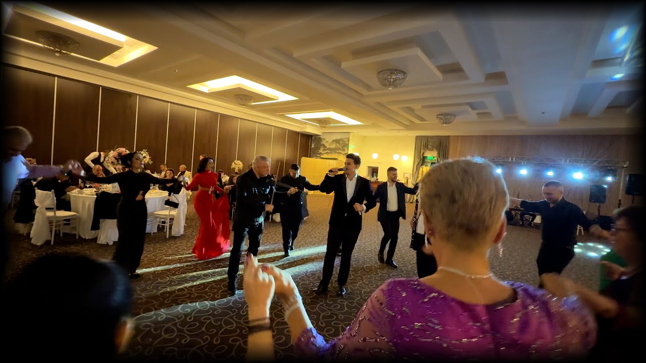 Formatie nunta - Select Music Band - ANTONIO MAGUREANU - Femeia frumoasă ( cover ) -  LIVE 2025