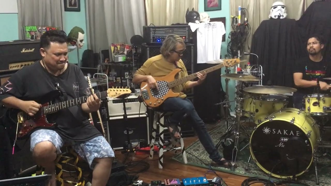 epic nih video kalo menurut saya,aria baron,dewa budjana,thomas ramdhan,gusti hendy jaming