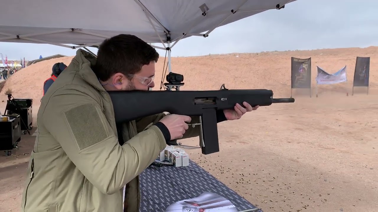 Je tire au AA12 - calibre 12 FULLAUTO