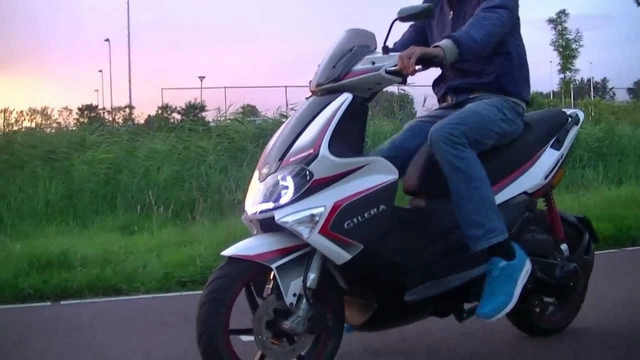 (HD) Gilera Runner SP BURNOUT & FLY-BY!!!