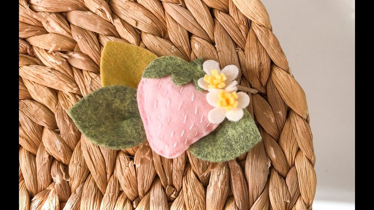 Из фетра своими руками сочная клубничка. DIY. На заколке или резинке, выбери сам!