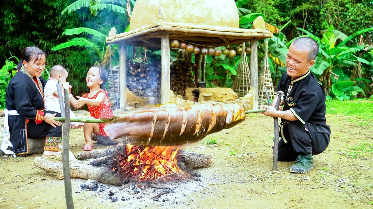 I Catched A HUGE River Fish to Feed My Family - My Wife Got BITED By Centipede - Dwarf Family Life