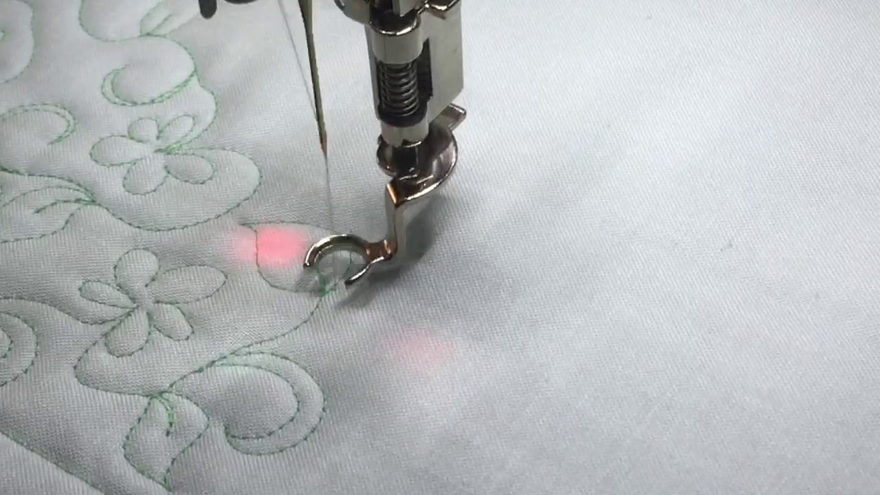 Free-Motion Quilting Ideas: Tiny Flower Fill