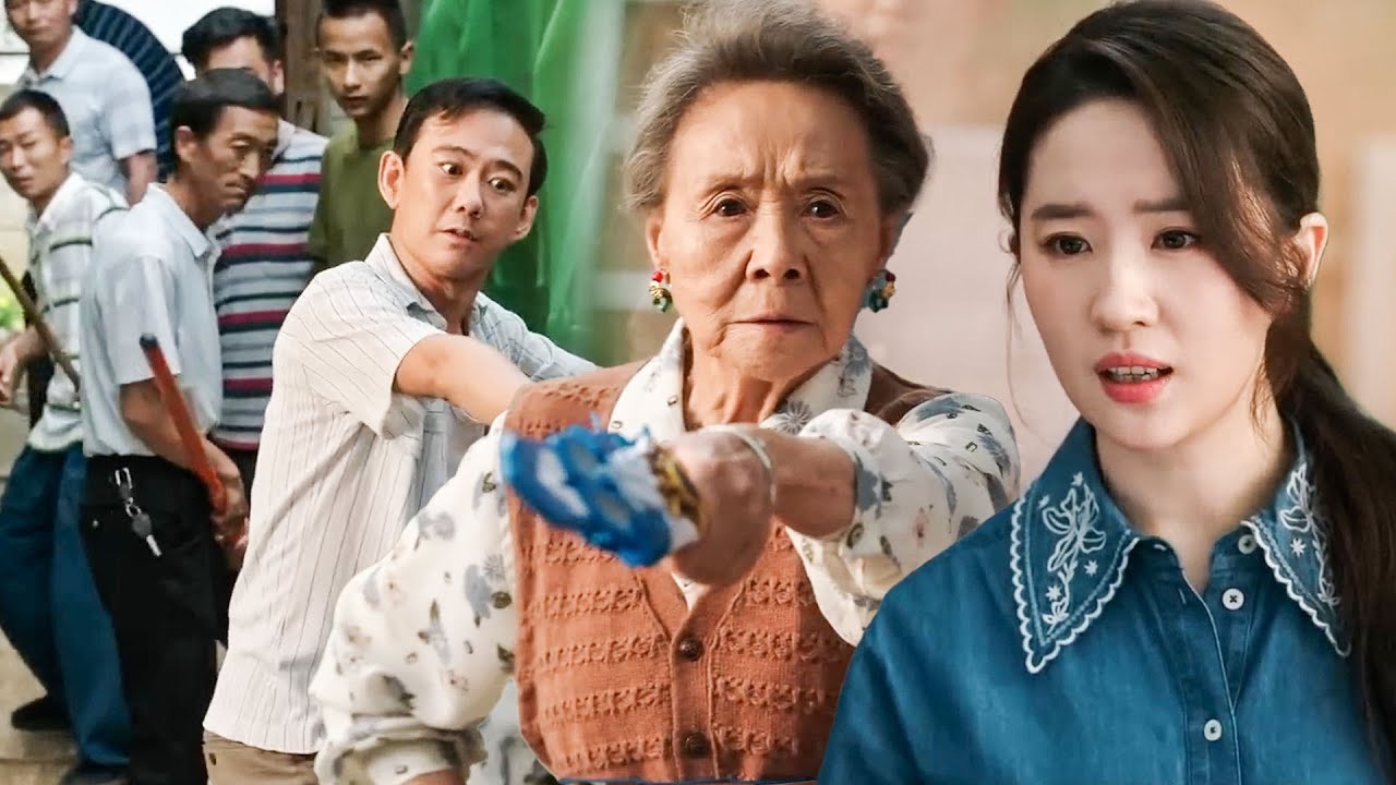 野蠻村民欺負許紅豆，不料八十歲阿奶霸氣護場，一頓狂掄村民狼狽逃跑！💕#去有风的地方 #Meet Yourself #刘亦菲 💗#李现 #心動追劇社