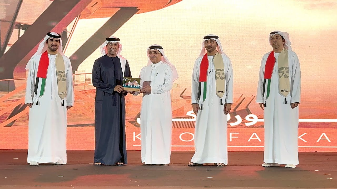 سعيد بن صقر يشهد احتفالات خورفكان بعيد الاتحاد الـ 53