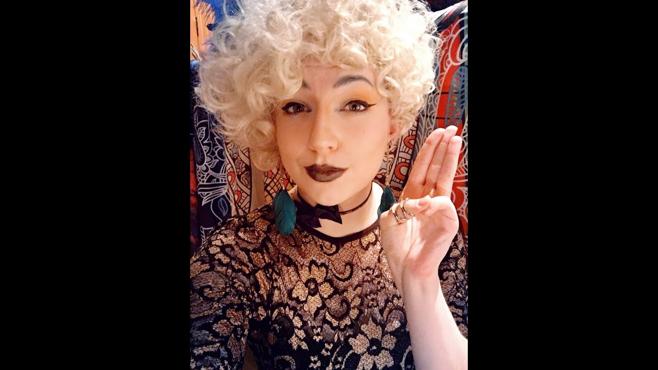 ASMR/ Happy hunger games - Effie Trinket role play 🌂